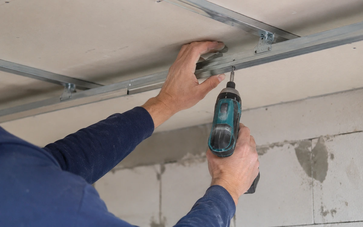 Suspended ceiling installation contractor